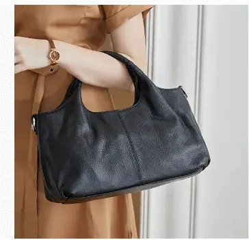 Black color must have shoulder bag for woman
