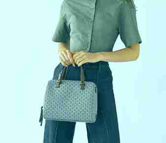 how to wear a small satchel bag