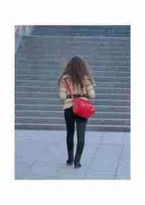 HOW LONG SHOULD CROSSBODY BAG BE 2 where should a crossbody bag hit