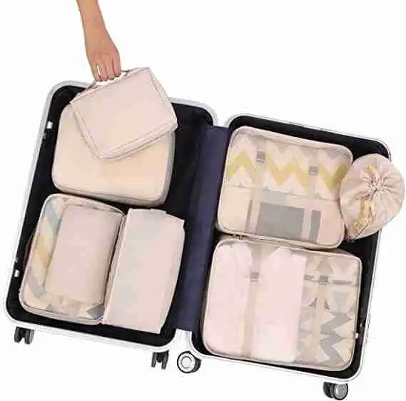 Packing cubes and organizers that prevents wrinkles while traveling