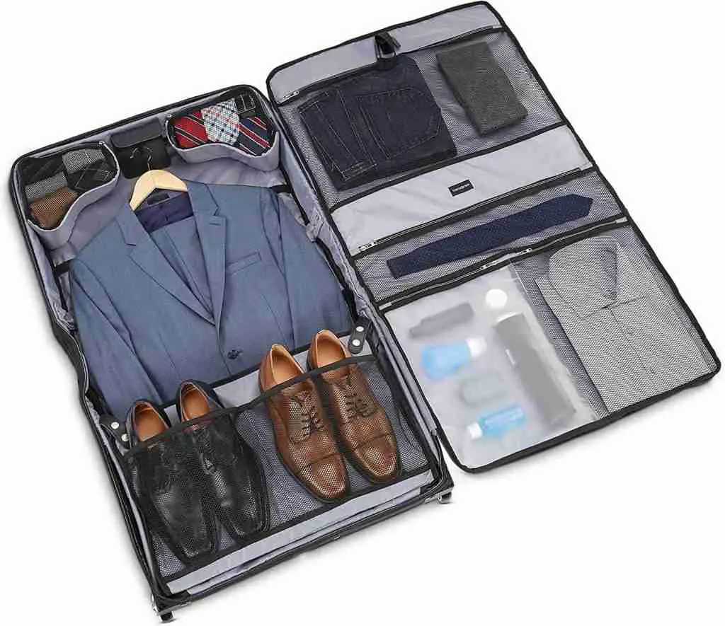 This garment bag keeps my clothes dry and wrinkle free