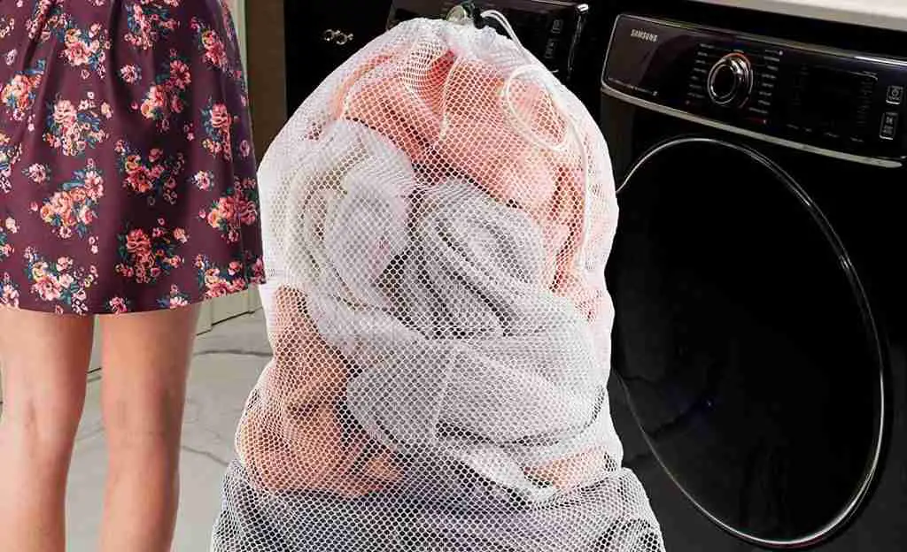 How To Use Mesh Laundry Bags To Stop Damaging Clothes in The Washer - The  Mom Survival Guide